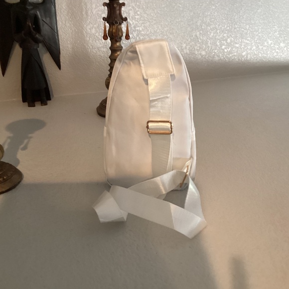 Jing Pin Women  Sling Bag Women or Men  Color White, Gold NWT - Picture 3 of 3